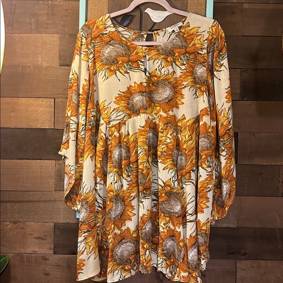 Umgee Tops - Umgee Sunflower Boho Blouse, size Sm